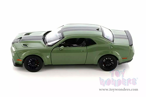 Showcasts® Collectibles - Dodge Challenger SRT Hellcat Widebody Hardtop (2018, 1/24 scale diecast model car, Asstd.) 71350D MAP: $19.99