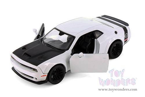 Showcasts® Collectibles - Dodge Challenger SRT Hellcat Widebody Hardtop (2018, 1/24 scale diecast model car, Asstd.) 71350D MAP: $19.99