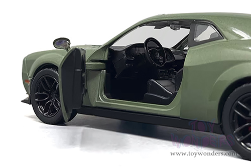 Showcasts® Collectibles - Dodge Challenger SRT Hellcat Widebody Hard Top (2018, 1/24 scale diecast model car, Green) 71350GN MAP: $22.99