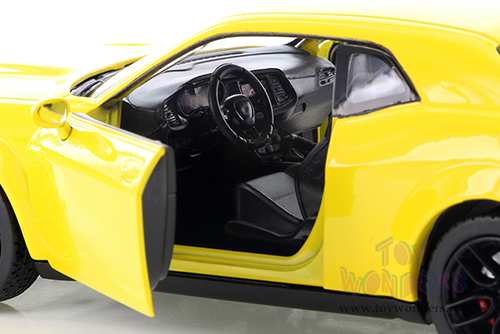 Showcasts® Collectibles - Dodge Challenger SRT Hellcat Widebody Hard Top (2018, 1/24 scale diecast model car, Yellow) 71350YL MAP: $22.99