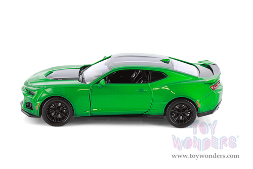 Showcasts® Collectibles - Chevrolet® Camaro® ZL1™ (2017, 1/24 scale diecast model car, Asstd.) 71351D MAP: $19.99