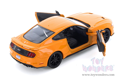 Showcasts® Collectibles - Ford Mustang GT Hardtop (2018, 1/24 scale diecast model car, Asstd.) 71352D MAP: $19.99