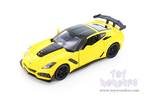 Showcasts® Collectibles - Chevrolet® Corvette® ZR1 Hardtop (2019, 1/24 scale diecast model car, Yellow) 71356YL MAP: $22.99