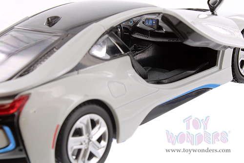 Showcasts® Collectibles - BMW i8 Coupe (2018, 1/24 scale diecast model car, Asstd.) 71359D MAP: $19.99