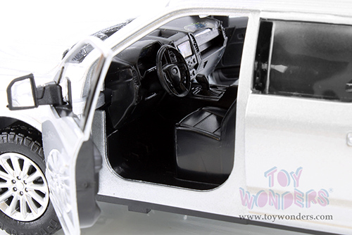 Showcasts® Collectibles - Ford F-150 Crew Cab Pickup Truck Assortment (2019, 1/27 scale diecast model car, Asstd.) 71363/4D MAP: $19.99