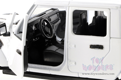 Showcasts® Collectibles - Jeep® Gladiator Rubicon Pickup Truck (2021, 1/24 scale diecast model car, White) 71368WT MAP: $22.99