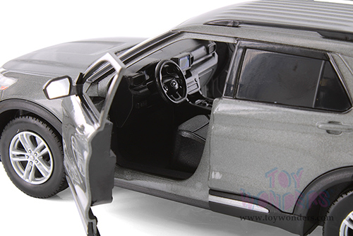 Showcasts® Collectibles - Ford Explorer XLT (2022, 1/24 scale diecast model car, Asstd.) 71378D MAP: $19.99