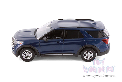 Showcasts® Collectibles - Ford Explorer XLT (2022, 1/24 scale diecast model car, Asstd.) 71378D MAP: $19.99