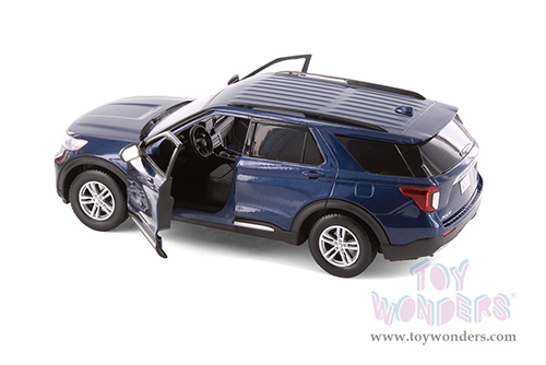 Showcasts® Collectibles - Ford Explorer XLT (2022, 1/24 scale diecast model car, Asstd.) 71378D MAP: $19.99