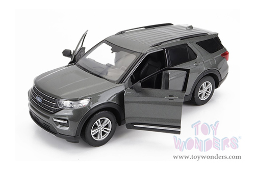 Showcasts®  Collectibles - Ford Explorer XLT (2022, 1/24 scale diecast model car, Gray) 71378GY MAP: $22.99