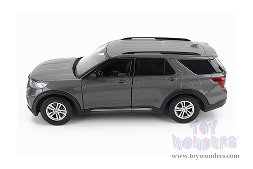 Showcasts®  Collectibles - Ford Explorer XLT (2022, 1/24 scale diecast model car, Gray) 71378GY MAP: $22.99