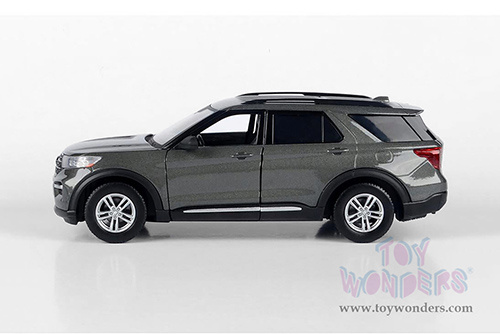 Showcasts®  Collectibles - Ford Explorer XLT (2022, 1/24 scale diecast model car, Gray) 71378GY MAP: $22.99