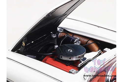 Motormax Timeless Classics -  Chevy Corvette Convertible (1958, 1/18 scale diecast model car, White) 73109TC/W