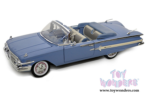Motormax Timeless Classics - Chevy Impala Convertible (1960, 1/18 scale diecast model car, Blue) 73110TC/BU
