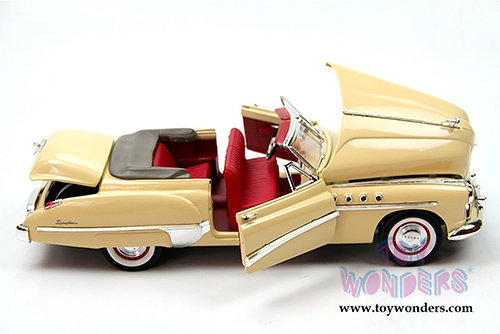 Motormax Timeless Classics - Buick Roadmaster Convertible (1949, 1/18 scale diecast model car, Beige) 73116TC/BE