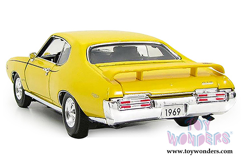 Motormax Timeless Classics - Pontiac GTO Judge Hard Top (1969, 1/18 scale diecast model car, Yellow) 73133TC/YL