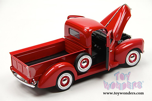 Motormax Timeless Classics -  Ford Pickup (1940, 1/18 scale diecast model car, Red) 73170TC/R