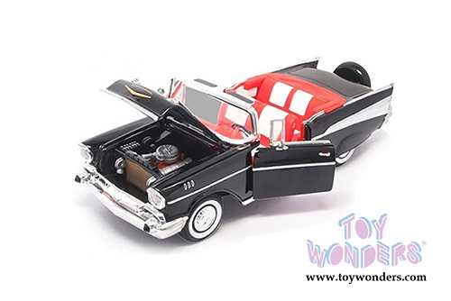 Motormax Timeless Classics - Chevy&reg; Bel Air&reg; Convertible (1957, 1/18 scale diecast model car, Black) 73175TC/BK