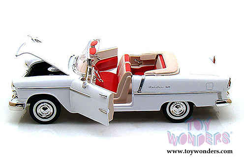 Motormax Timeless Classics - Chevy Bel Air Closed Convertible (1955, 1/18 scale diecast model car, White) 73184TC/W