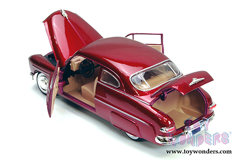 Showcasts Collectibles - Mercury Coupe Hardtop (1949, 1/24 scale diecast model car, Red) 73225AC/R 