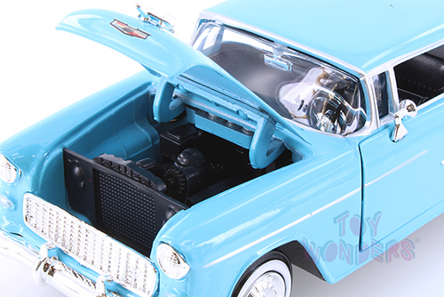 Showcasts Collectibles - Chevrolet&reg; Bel Air&reg; Hardtop (1955, 1/24 scale diecast model car, Light Blue/Gray) 73229BU/16D