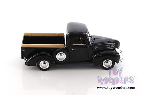 Showcasts Collectibles - Ford Pickup (1940, 1/24 scale diecast model car, Asstd.) 73234/16D