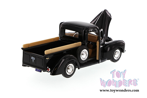Showcasts Collectibles - Ford Pickup Truck (1940, 1/24 scale diecast model car, Black) 73234AC/BK