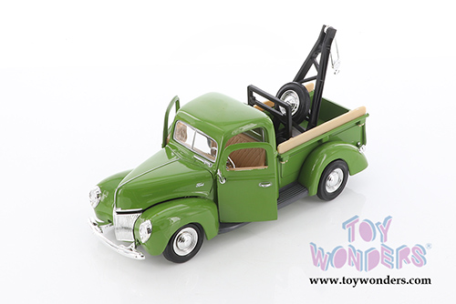Showcasts Collectibles - Ford Tow Truck (1940, 1/24 scale diecast model car, Asstd.) 73234TD/16D