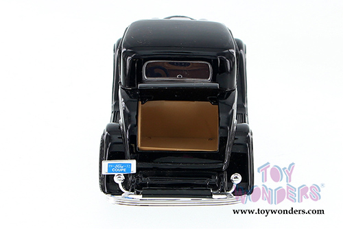 Showcasts Collectibles - Ford Coupe V8 3-Window Coupe (1932, 1/24 scale diecast model car, Asstd.) 73251/16D