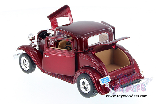 Showcasts Collectibles - Ford Coupe V8 3-Window Coupe (1932, 1/24 scale diecast model car, Asstd.) 73251/16D