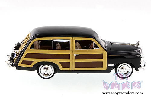 Showcasts Collectibles - Ford  Woody Wagon (1949, 1/24 scale diecast model car, Asstd.) 73260/16D