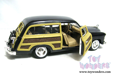 Showcasts Collectibles - Ford  Woody Wagon (1949, 1/24 scale diecast model car, Black) 73260AC/BK