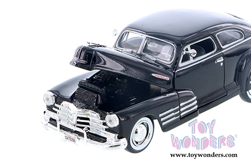 Showcasts Collectibles - Chevy Aerosedan Fleetline Hardtop (1948, 1/24 scale diecast model car, Black) 73266AC/BK