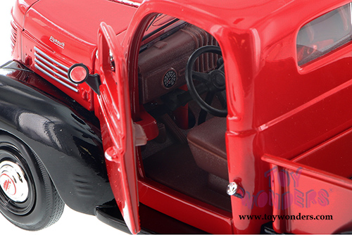 Showcasts Collectibles - Plymouth Truck (1941, 1/24 scale diecast model car, Asstd.) 73278/16D