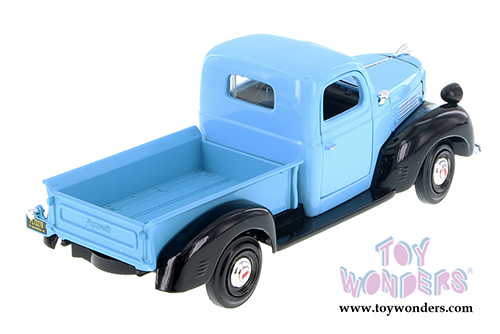Showcasts Collectibles - Plymouth Truck (1941, 1/24 scale diecast model car, Asstd.) 73278/16D