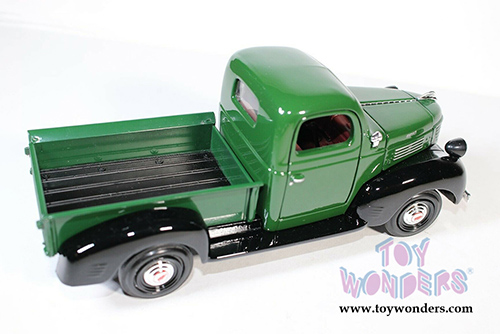 Showcasts® Collectibles - Plymouth Pickup (1941, 1/24 scale diecast model car, Green) 73278AC/GN MAP: $22.99