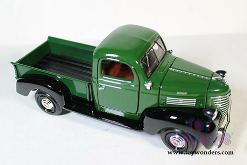 Showcasts® Collectibles - Plymouth Pickup (1941, 1/24 scale diecast model car, Green) 73278AC/GN MAP: $22.99
