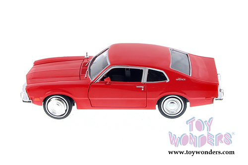 Showcasts - Ford Maverick Hardtop (1974, 1/24 scale diecast model car, Asstd.) 73326/16D