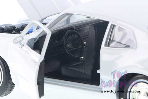 Showcasts - Ford Maverick Hardtop (1974, 1/24 scale diecast model car, Asstd.) 73326/16D