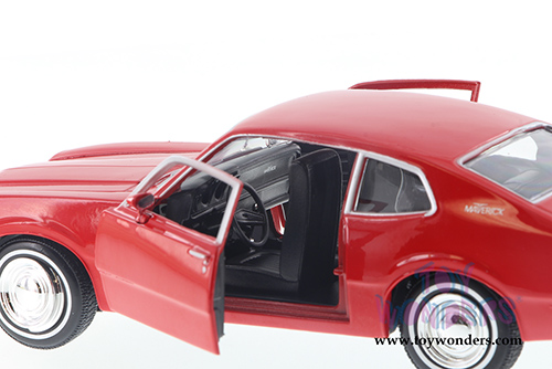 Showcasts Collectibles - Ford Mustang Sportsroof/ Ford Maverick Hardtop (1971, 1974, 1/24 scale diecast model car, Asstd.) 73326/27D