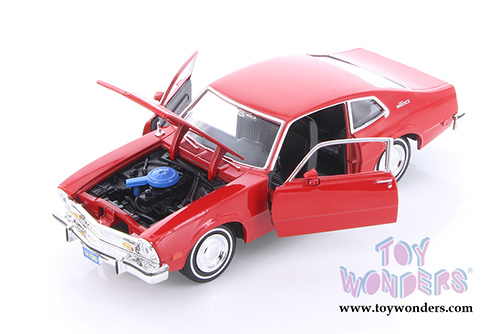 Showcasts Collectibles - Ford Mustang Sportsroof/ Ford Maverick Hardtop (1971, 1974, 1/24 scale diecast model car, Asstd.) 73326/27D