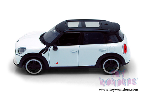Showcasts Collectibles - Mini Cooper S Countryman Hardtop w/ Sunroof (1/24 scale diecast model car, Asstd.) 73353/16D