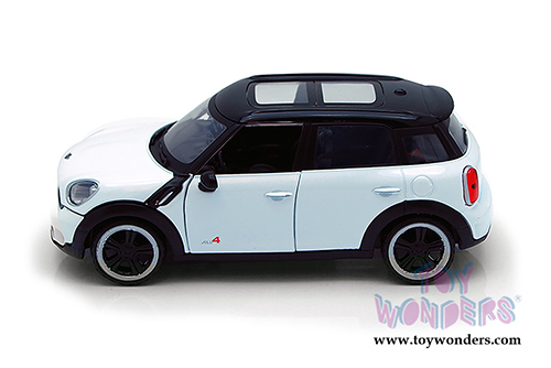 Showcasts Collectibles - Mini Cooper S Countryman w/ Sunroof (1/24 scale diecast model car, White) 73353W/6