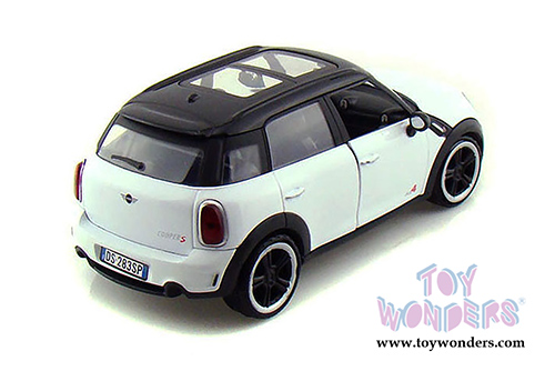 Showcasts Collectibles - Mini Cooper S Countryman w/ Sunroof (1/24 scale diecast model car, White) 73353W/6