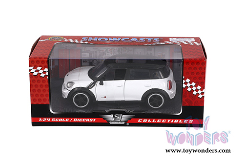 Showcasts Collectibles - Mini Cooper S Countryman w/ Sunroof (1/24 scale diecast model car, White) 73353W/6