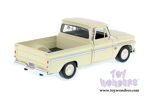 Motormax Premium American - Chevy C10 Fleetside With Camper Trailer (1966, 1/24 scale diecast model car, Cashmere) 73355/330