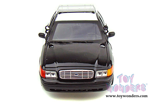 Motormax - Ford Crown Victoria Undecorated Police Hardtop (2001, 1/18 scale diecast model car, Black & White) 73516