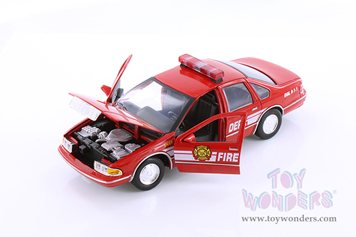 Motormax - Chevrolet&reg; Caprice&trade; Fire Chief (1993, 1/24 scale diecast model car, Red) 76440D