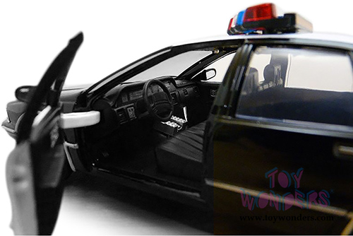 Motormax - Chevrolet&reg; Caprice&trade; CHP California Highway Patrol (1993, 1/24 scale diecast model car, Black/White) 76442CA