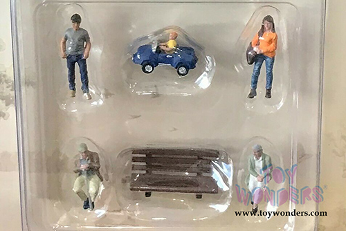 American Diorama/Mijo Exclusives - The Family Figure Set (6 pc. set, 1/64 scale diecast metal, Asstd.) 76473MJ